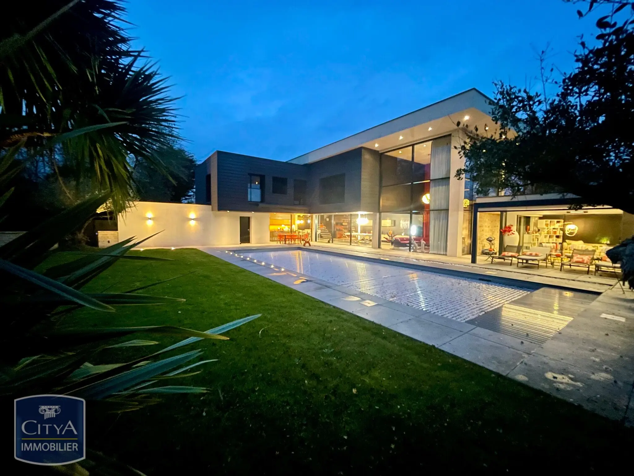 Photo 16 Maison 8 pièces 318m²