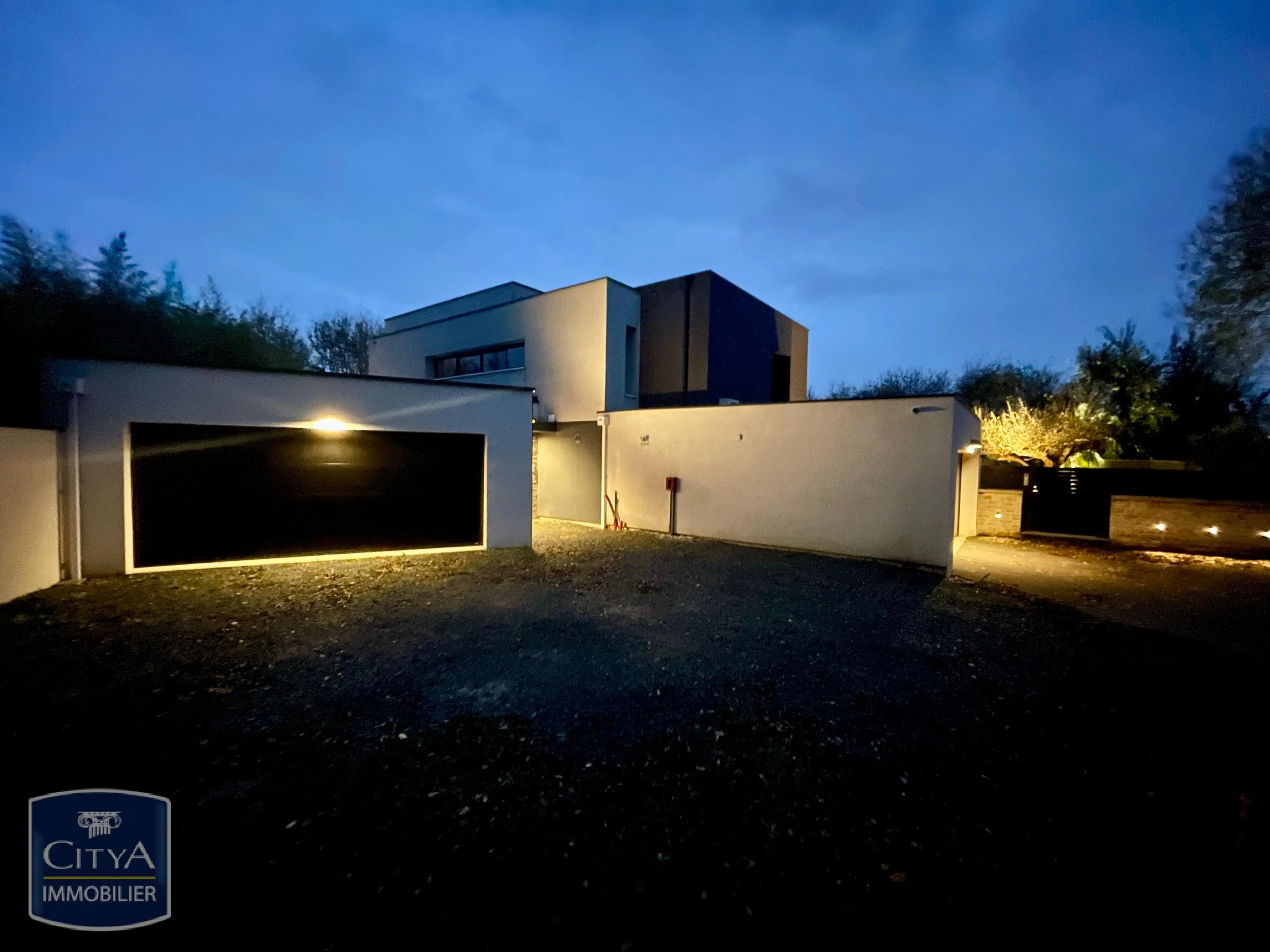 Photo 3 Maison 8 pièces 318m²