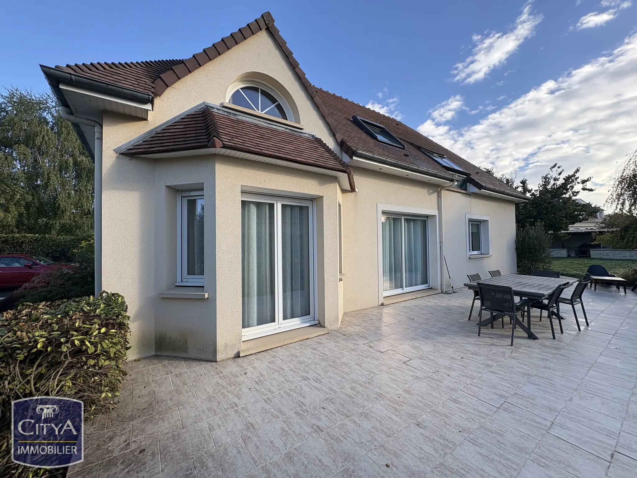Photo 1 Maison 5 pièces 145m²