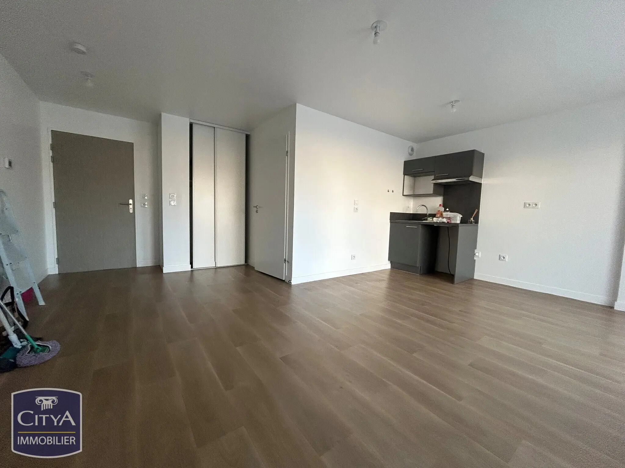 Photo 1 Appartement 1 pièce 31m²