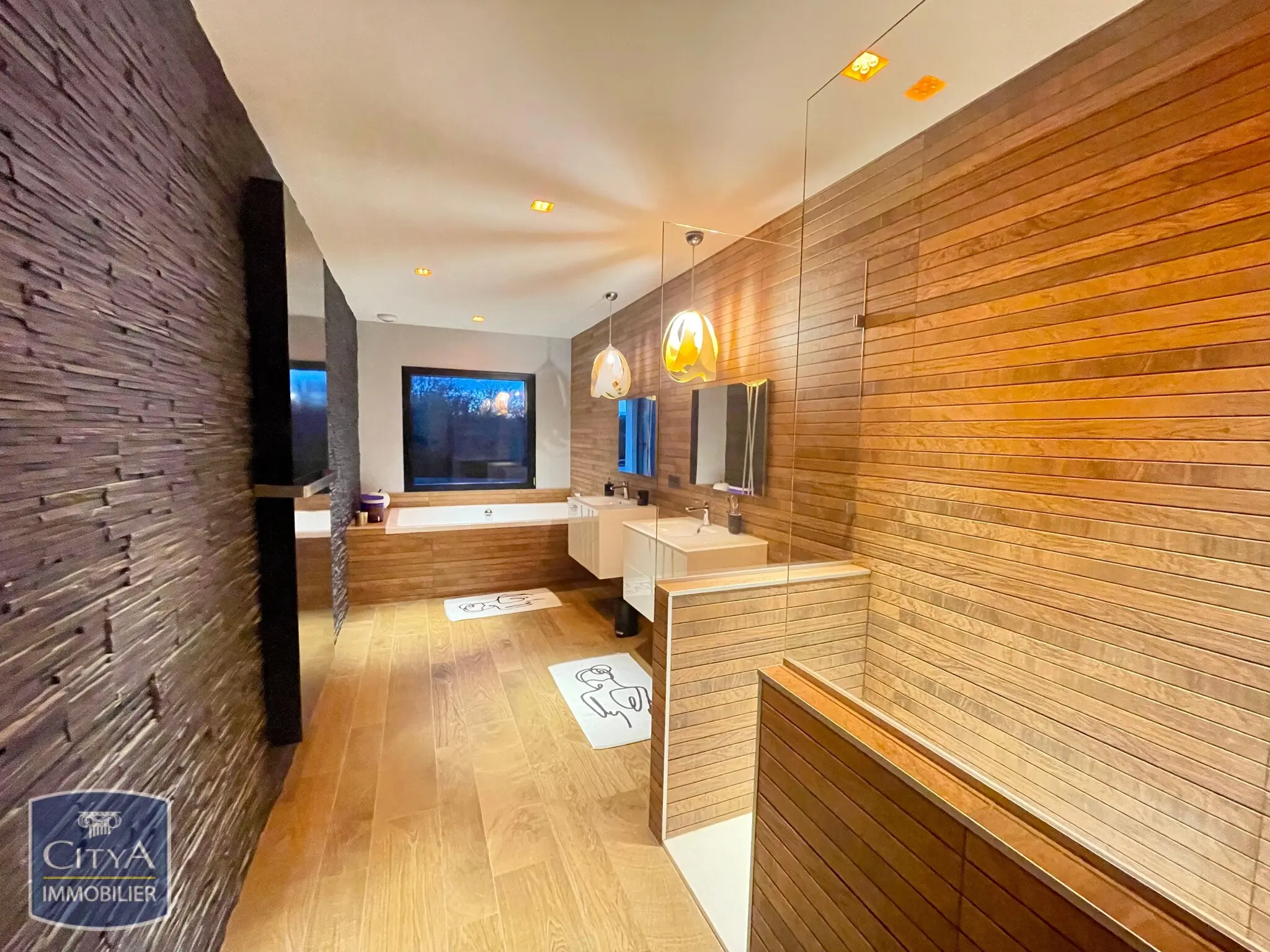 Photo 13 Maison 8 pièces 318m²