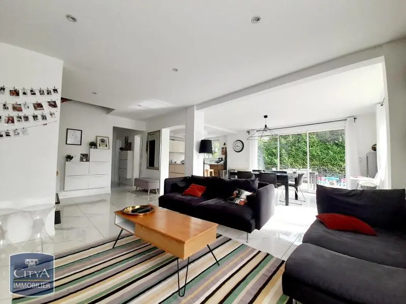 Photo 3 Maison 8 pièces 145m²