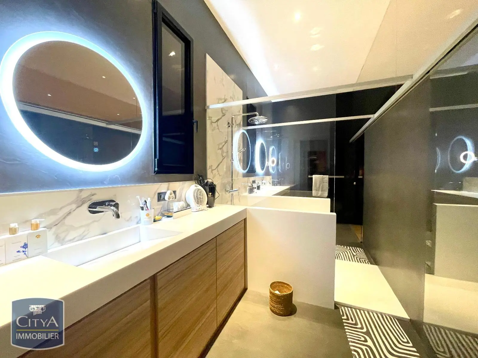 Photo 9 Maison 8 pièces 318m²