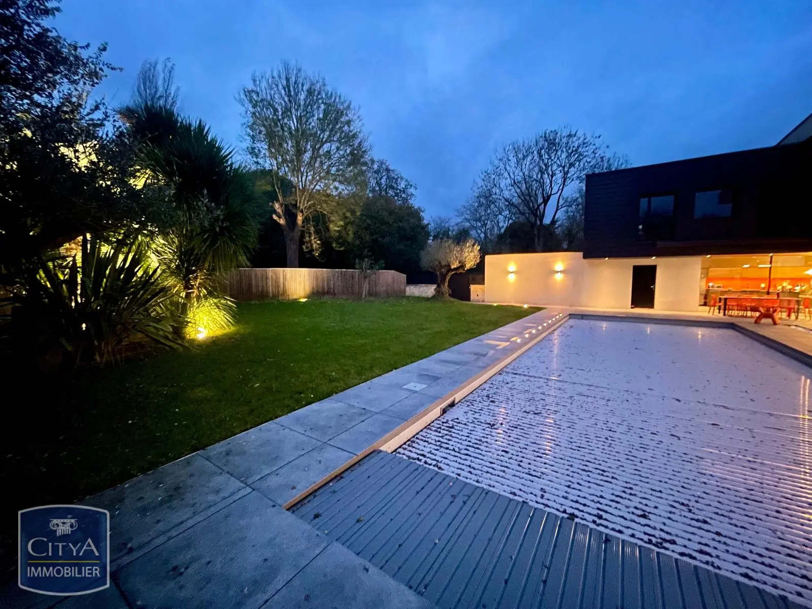 Photo 17 Maison 8 pièces 318m²