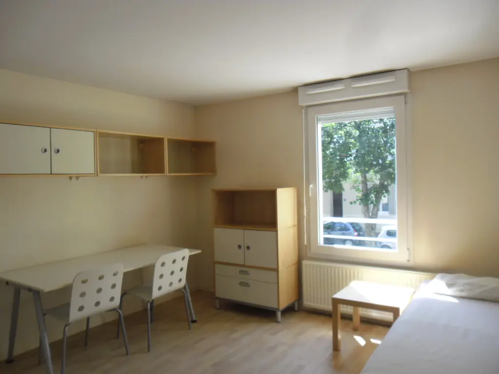 Photo 1 Appartement 1 pièce 19.38m²
