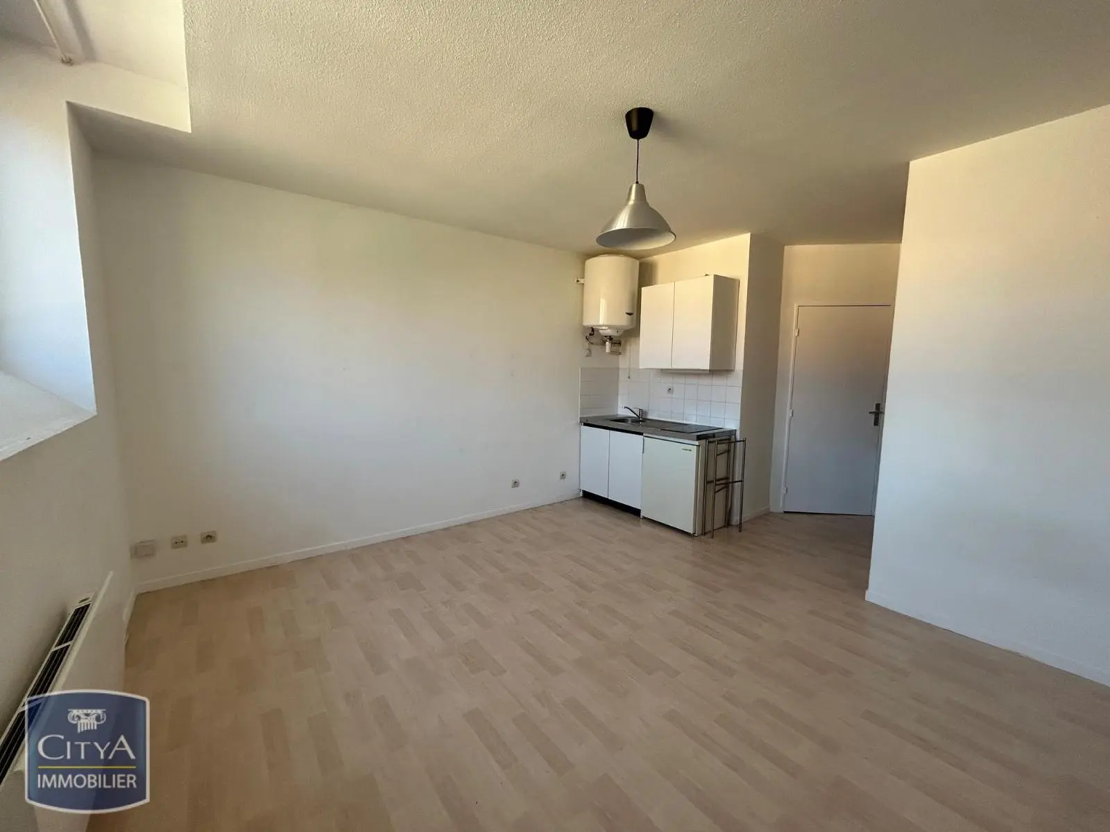 Photo 2 Appartement 1 pièce 24.36m²