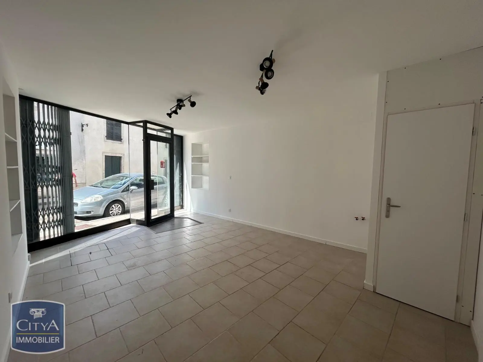Photo 1 Local Commercial 24.4m²