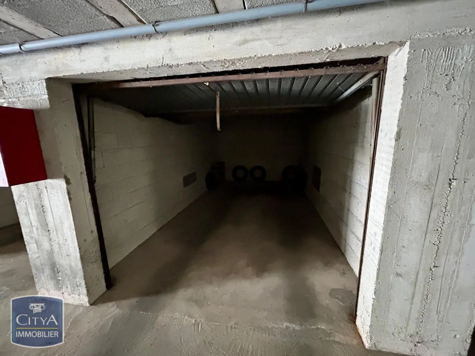 Photo 1 Parking