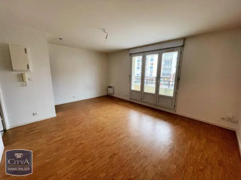 Photo 1 Appartement 1 pièce 27.49m²