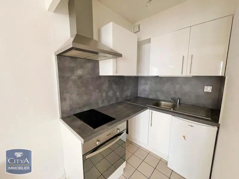 Photo 2 Appartement 1 pièce 27.49m²