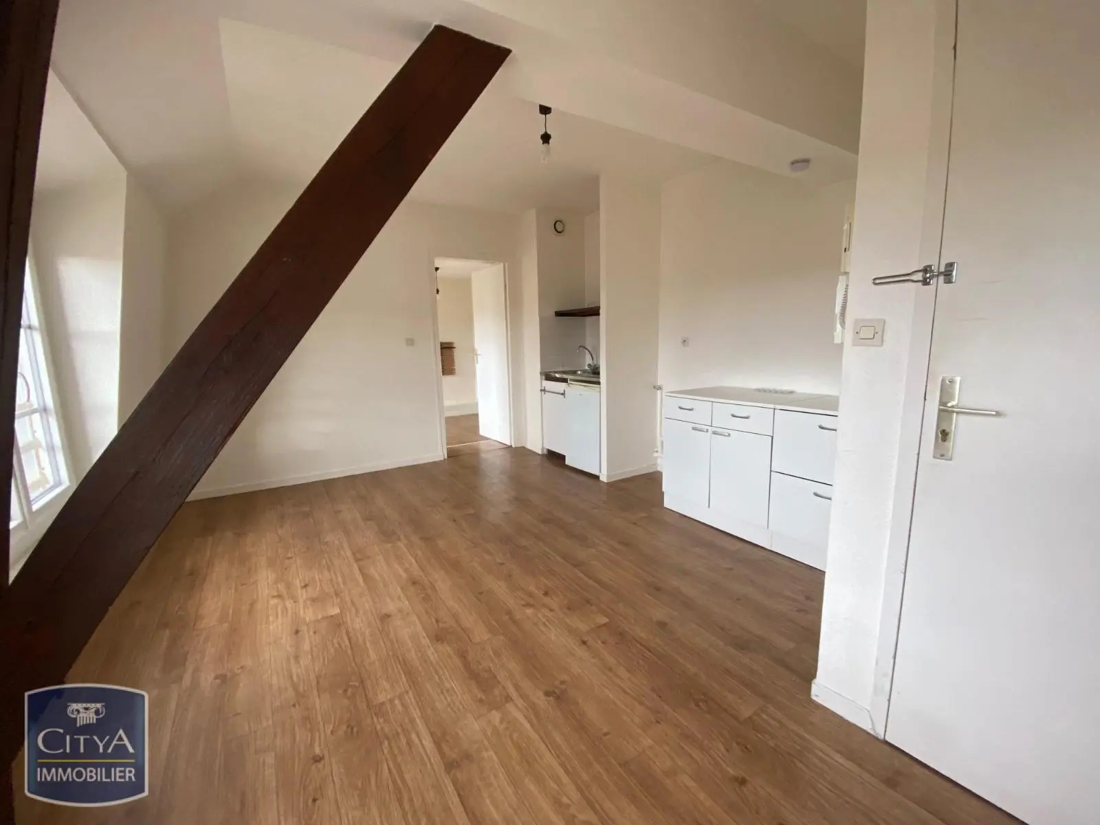 Photo 1 Appartement 1 pièce 28.5m²