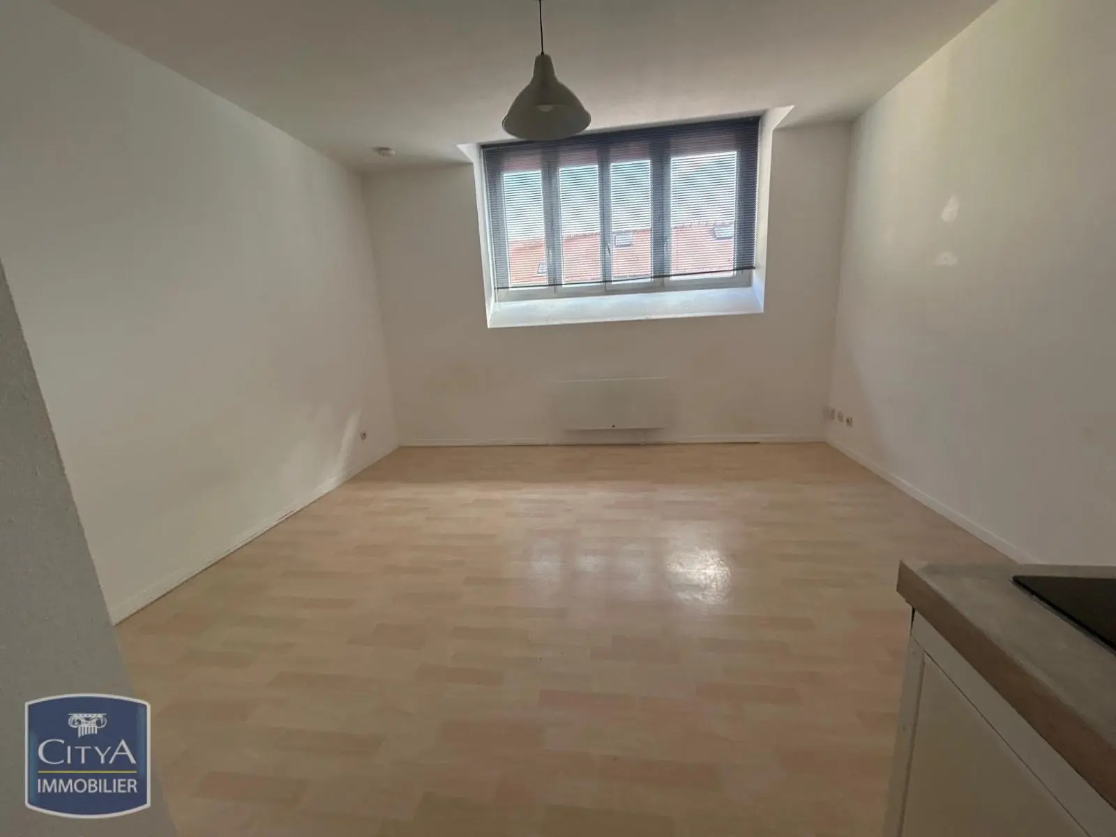 Photo 2 Appartement 1 pièce 24.36m²