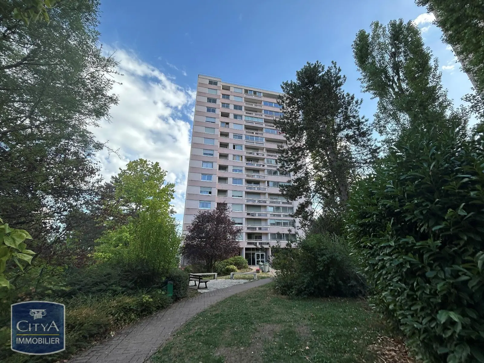 Photo 1 Appartement 1 pièce 30.76m²