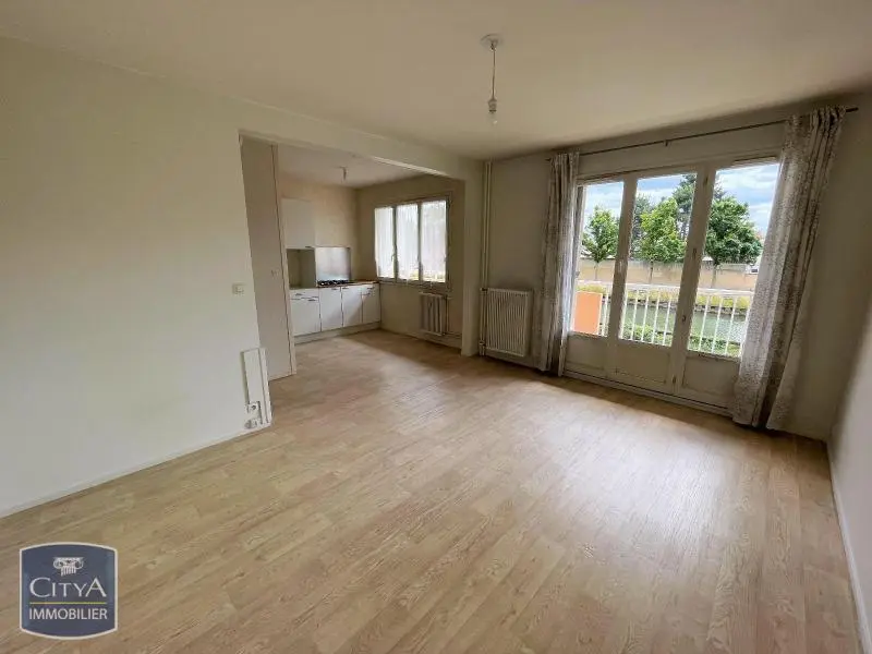 Photo 2 Appartement 1 pièce 30.63m²
