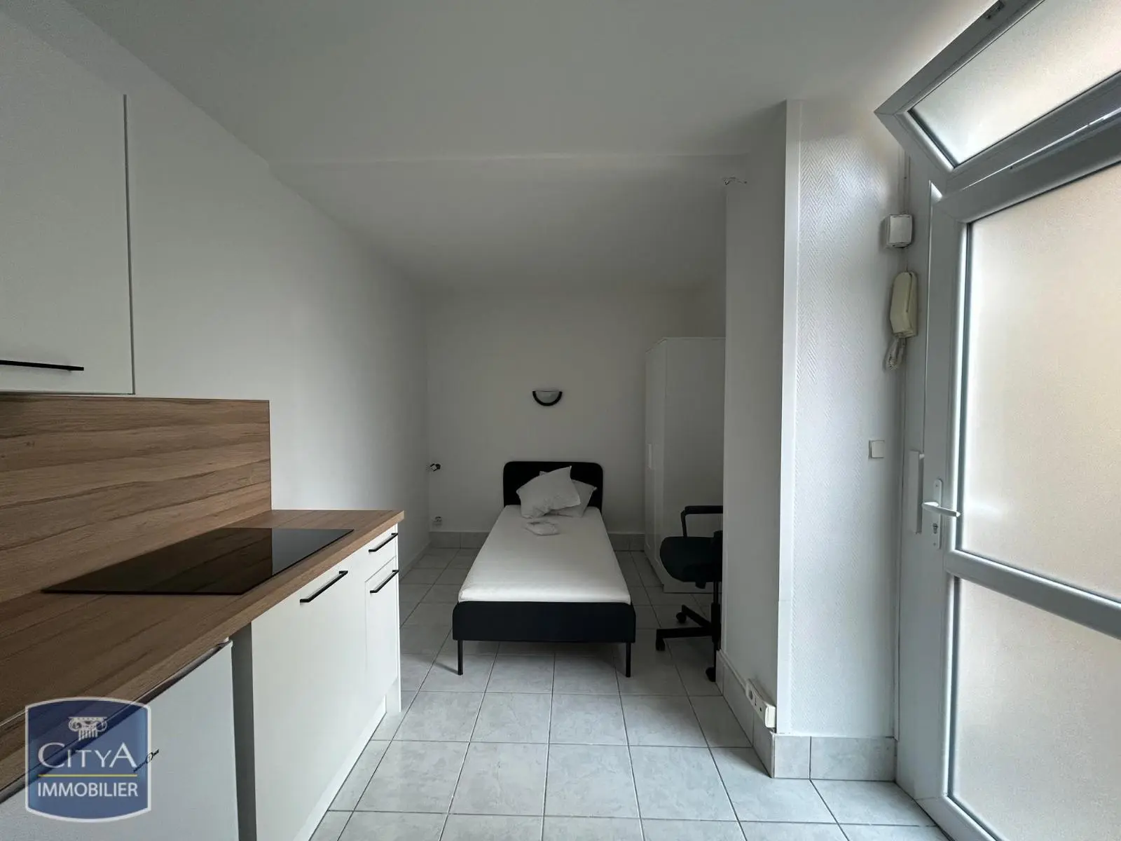 Photo 1 Appartement 1 pièce 13.81m²