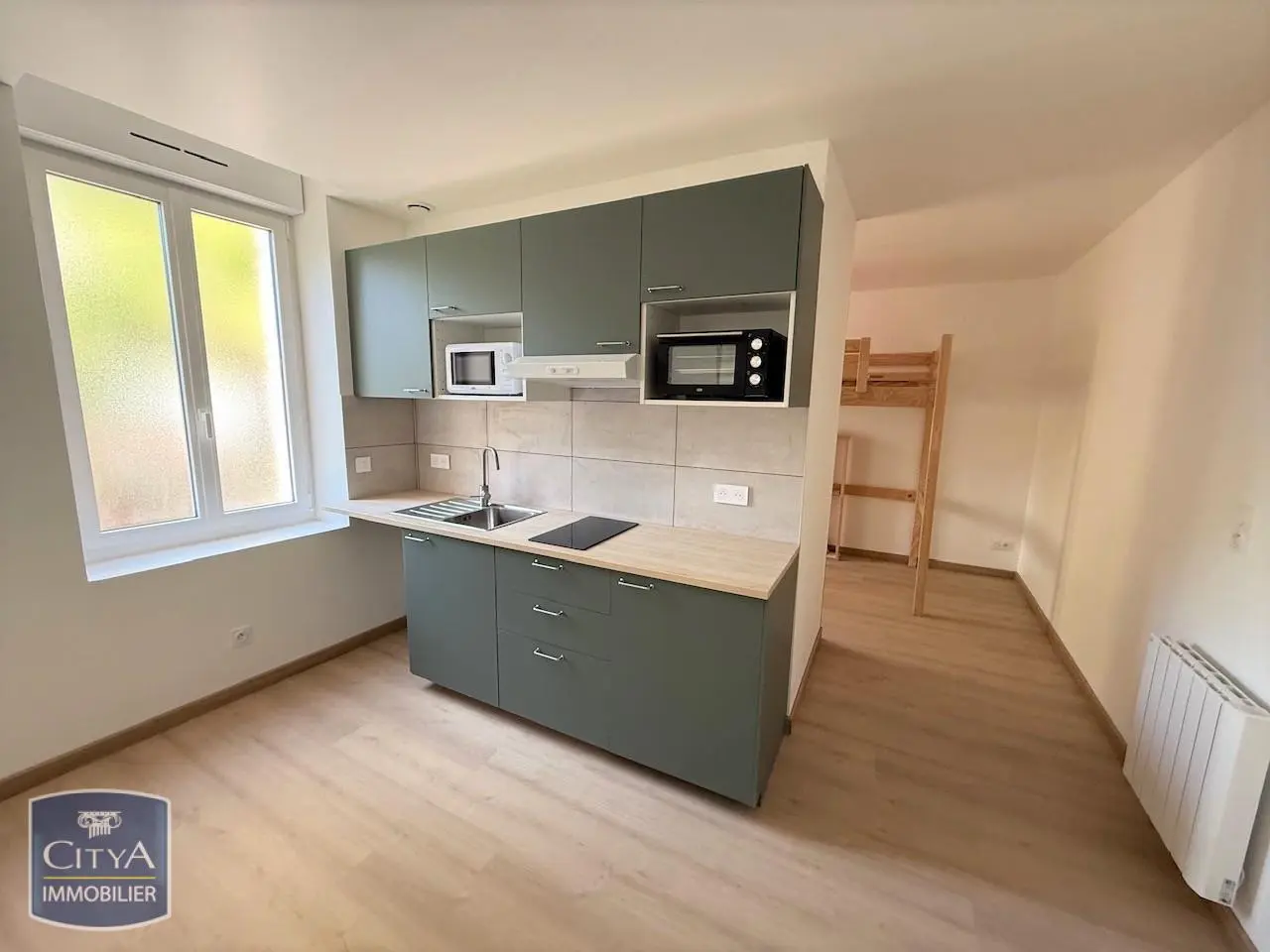 Photo 1 Appartement 1 pièce 24.32m²