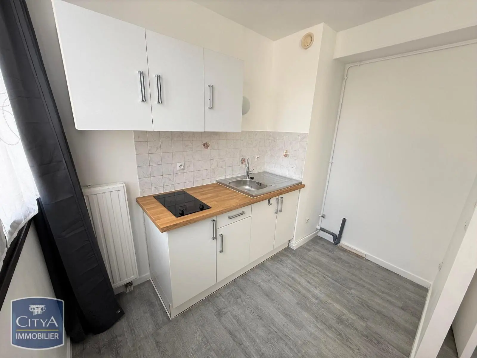Photo 2 Appartement 1 pièce 31.78m²