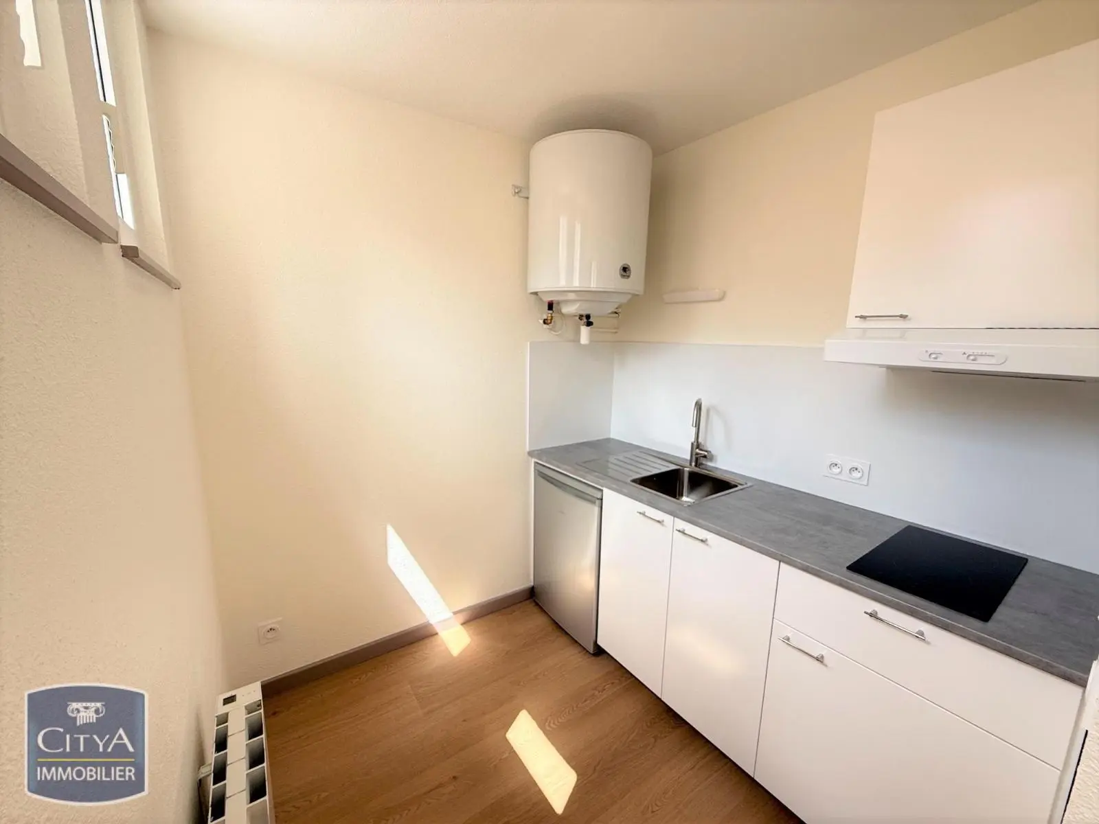 Photo 1 Appartement 1 pièce 27.36m²