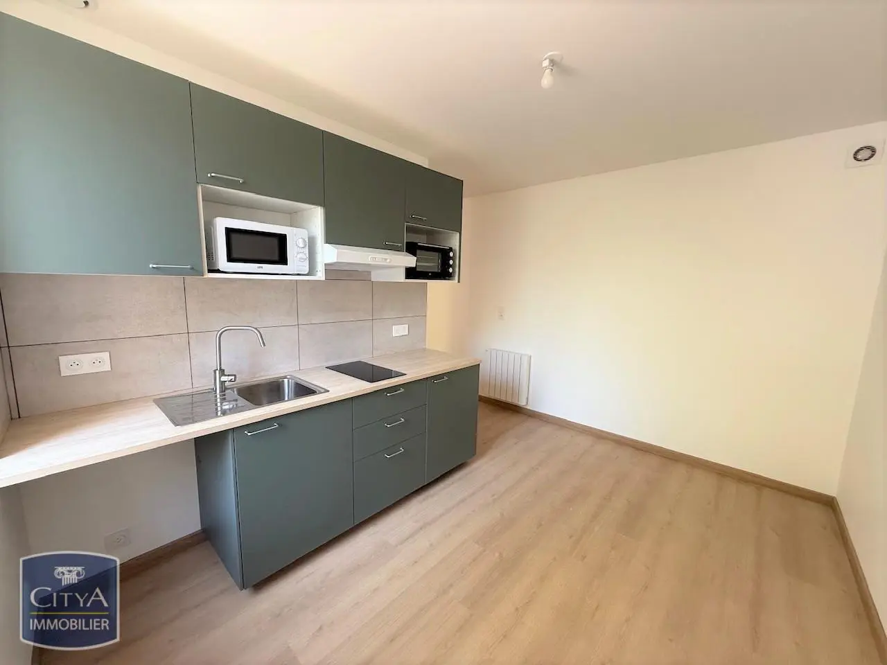 Photo 2 Appartement 1 pièce 24.32m²