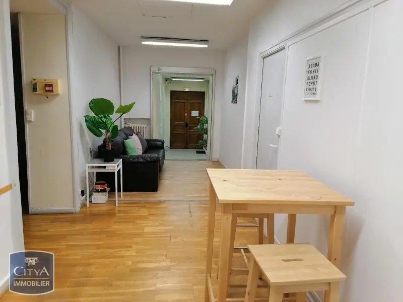 Photo Appartement 1 pièce 27.68m²