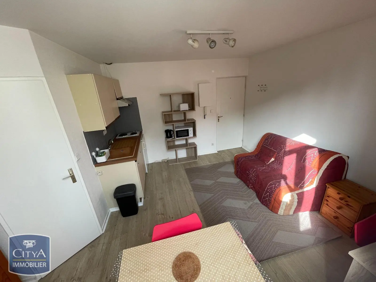 Photo 2 Appartement 1 pièce 17.99m²