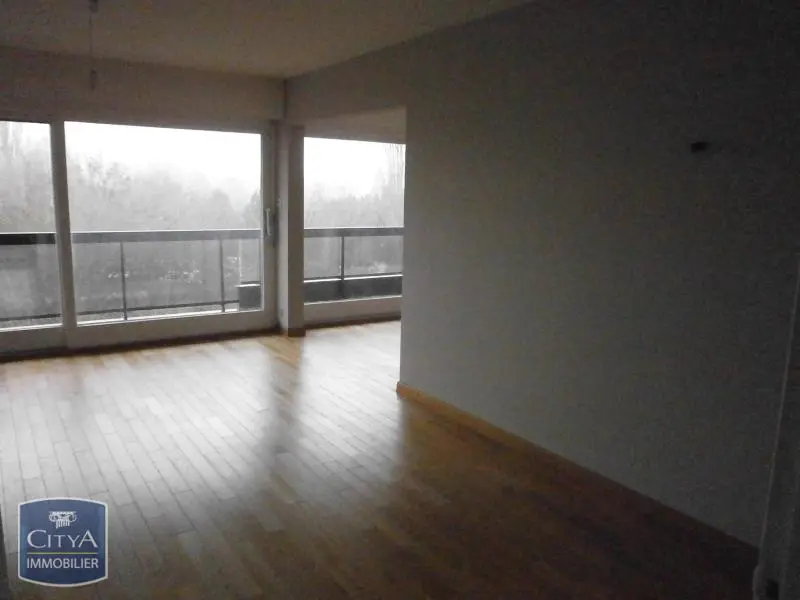 Photo 1 Appartement 5 pièces 121.37m²