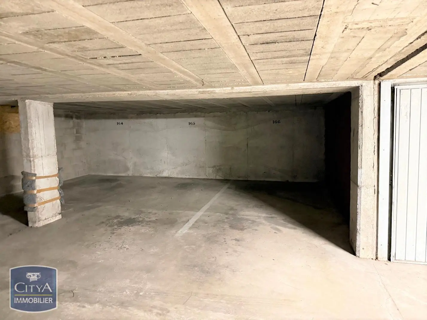 Photo 1 Parking