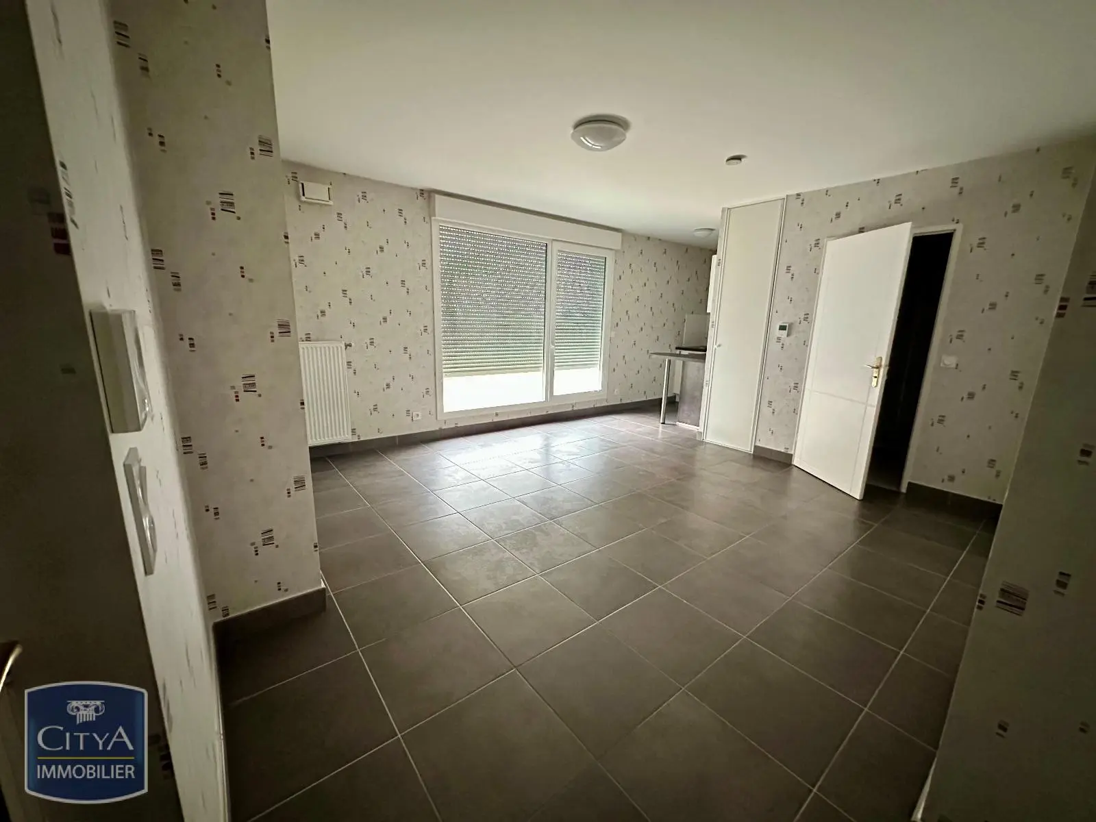Photo 1 Appartement 1 pièce 28.25m²