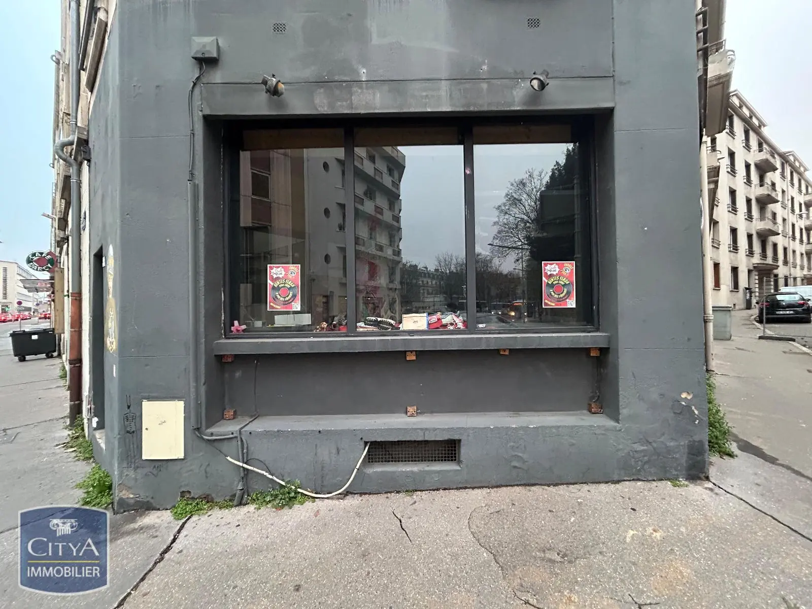 Photo 1 Local Commercial