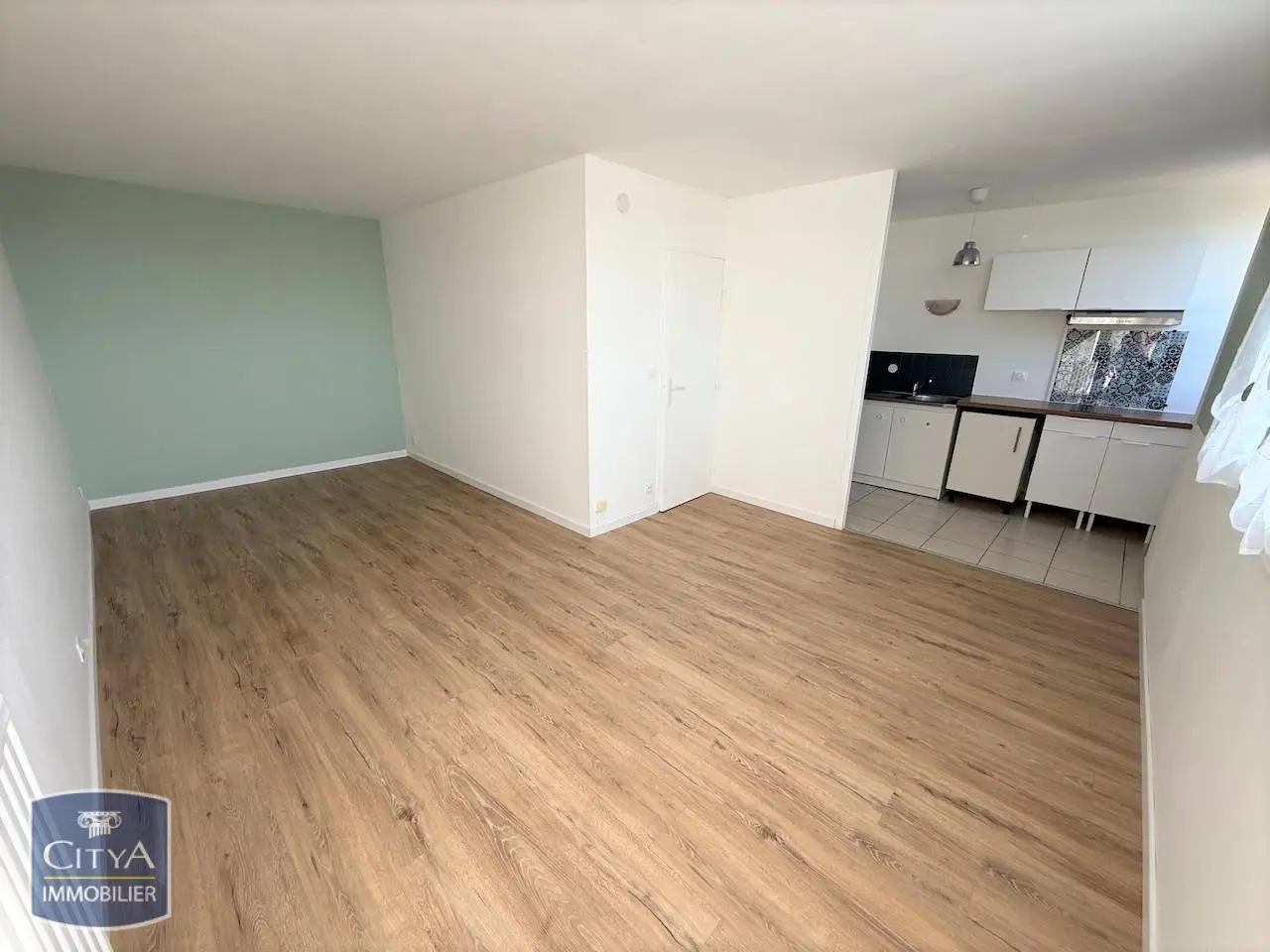 Photo 1 Appartement 1 pièce 31.86m²