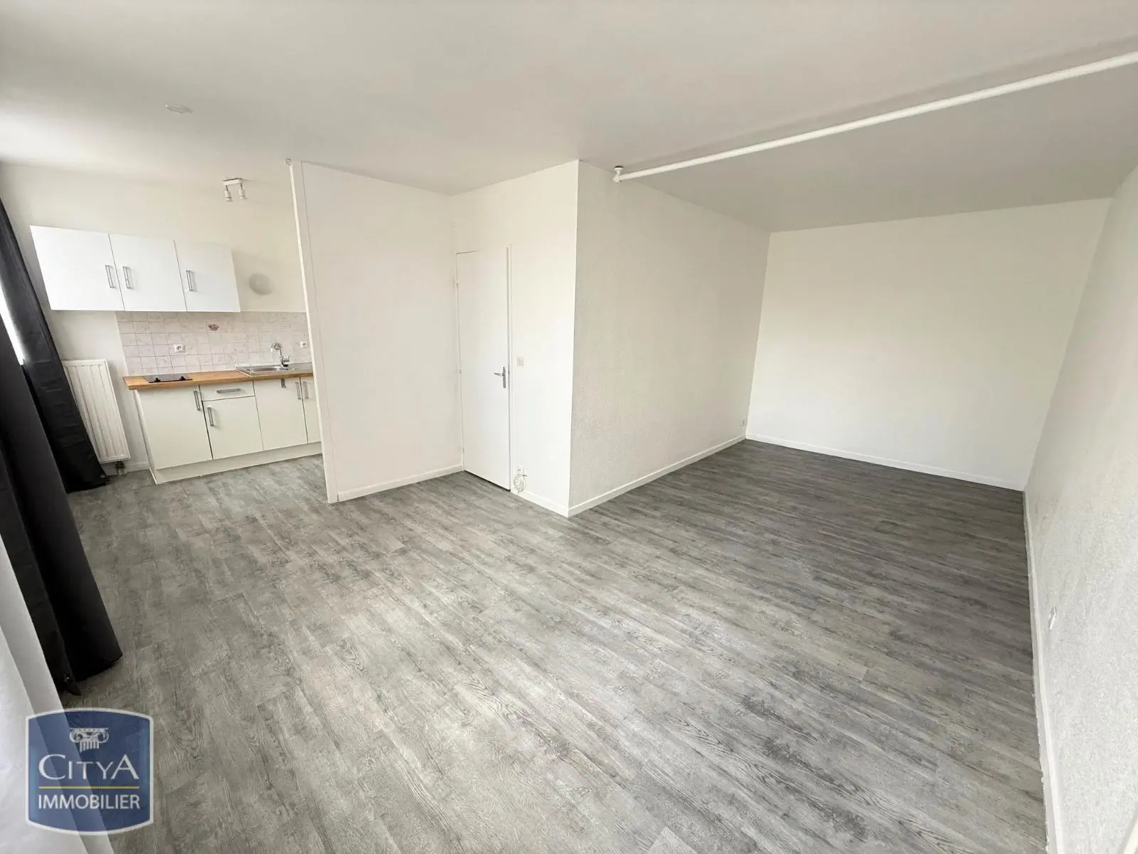 Photo 1 Appartement 1 pièce 31.78m²