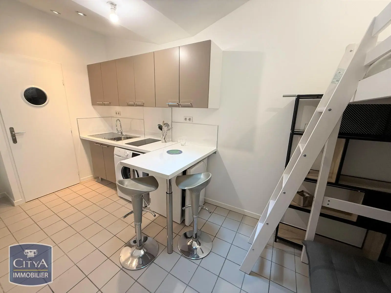 Photo 2 Appartement 1 pièce 13.78m²