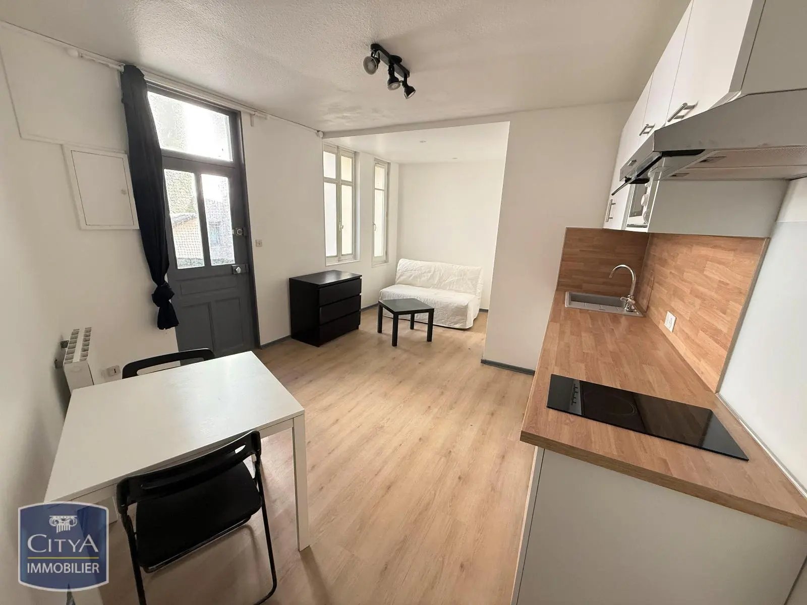 Photo 2 Appartement 1 pièce 20.08m²