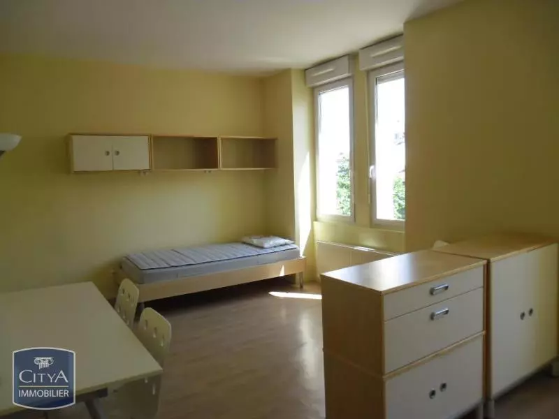 Photo 1 Appartement 1 pièce 23.5m²