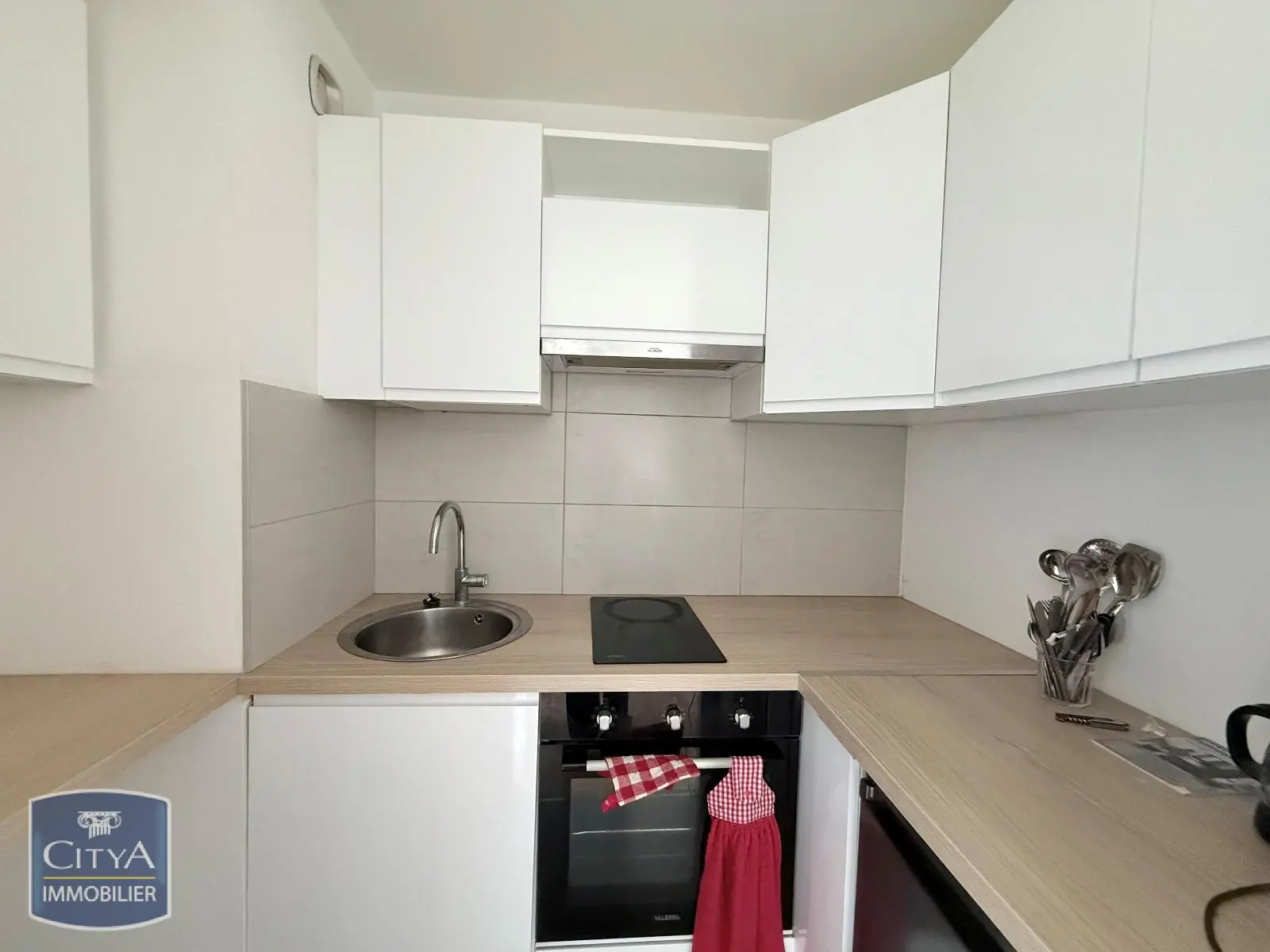 Photo 2 Appartement 1 pièce 24.12m²