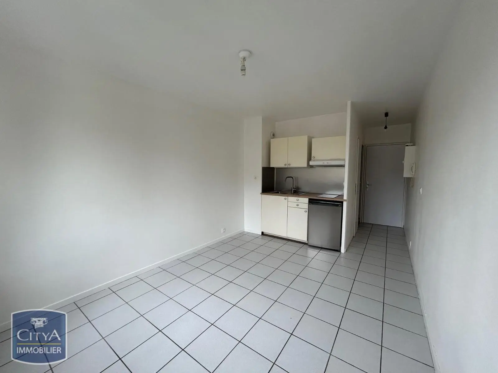 Photo 1 Appartement 1 pièce 18.85m²
