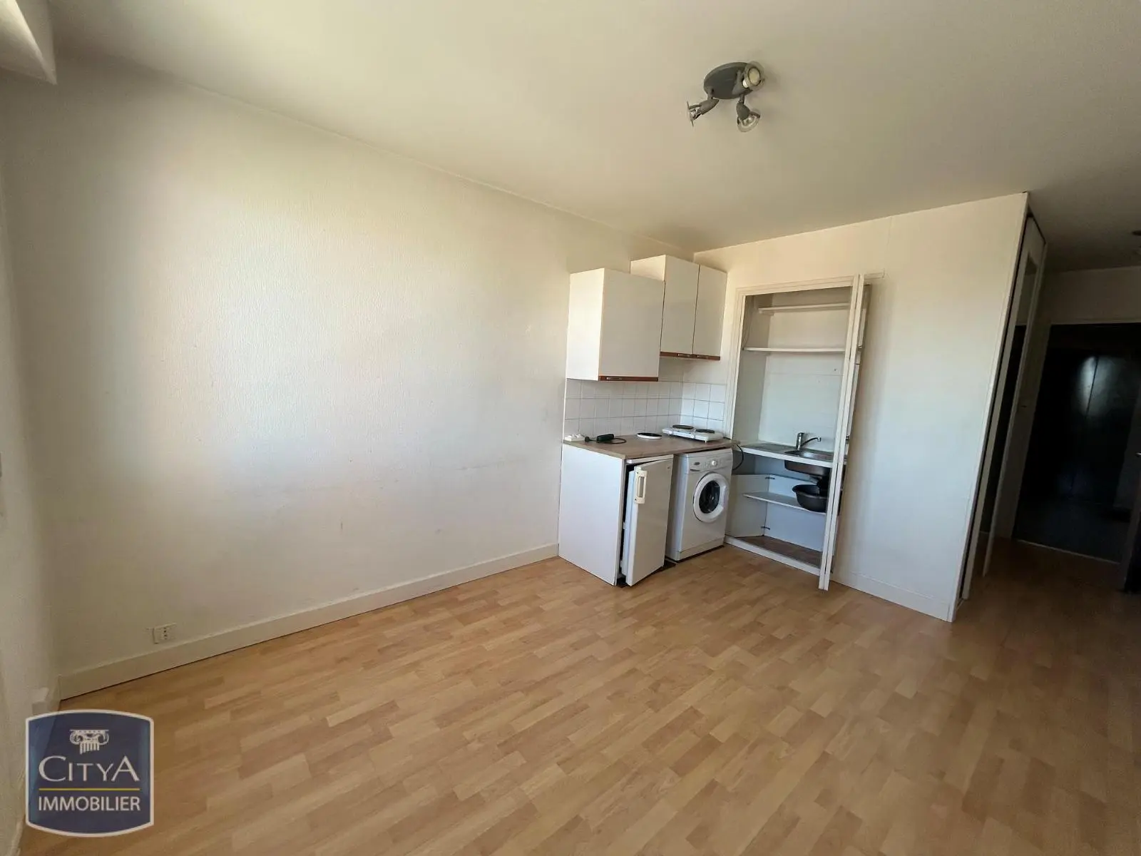 Photo 1 Appartement 1 pièce 18.75m²