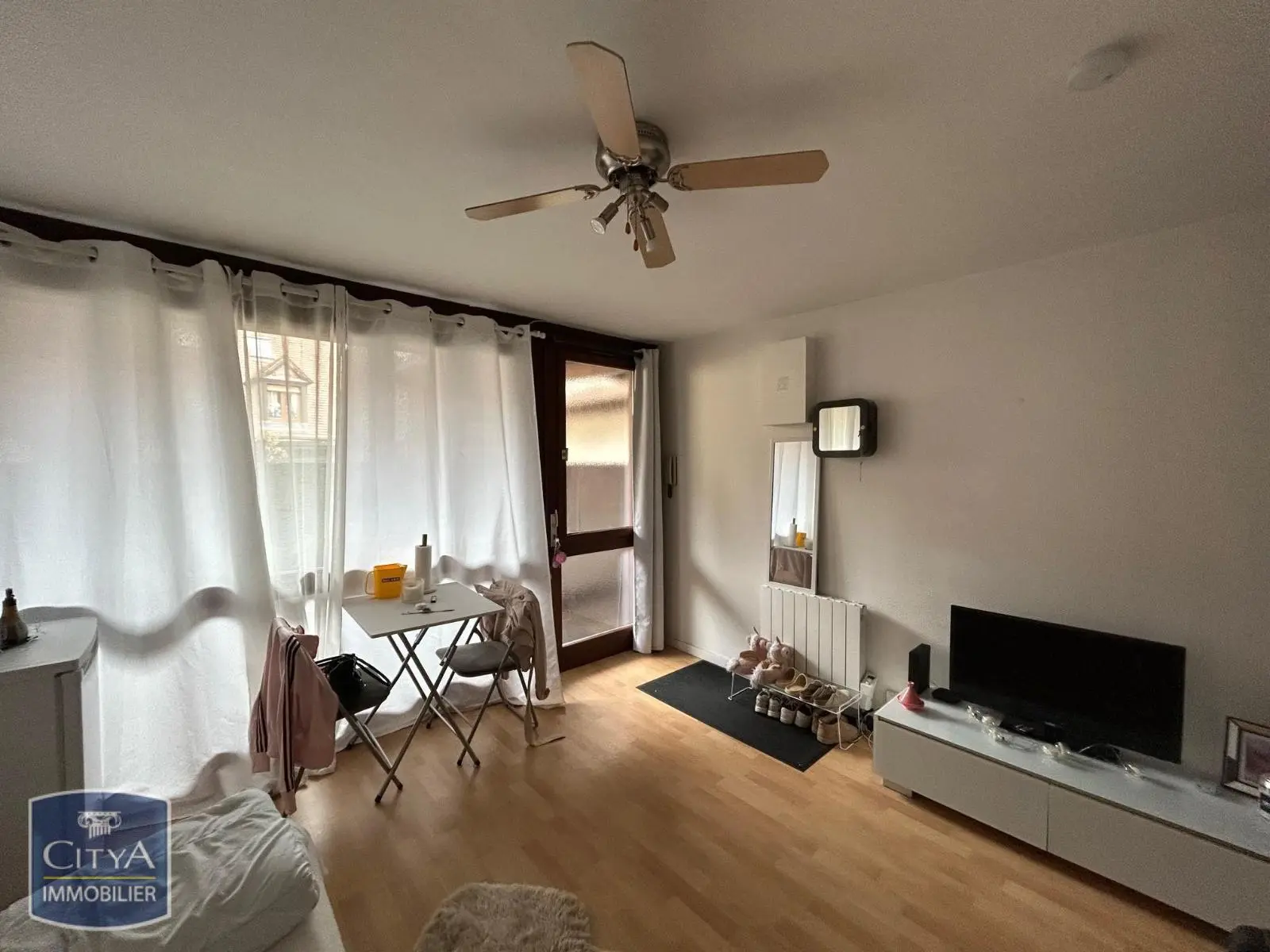 Photo 2 Appartement 1 pièce 23.79m²