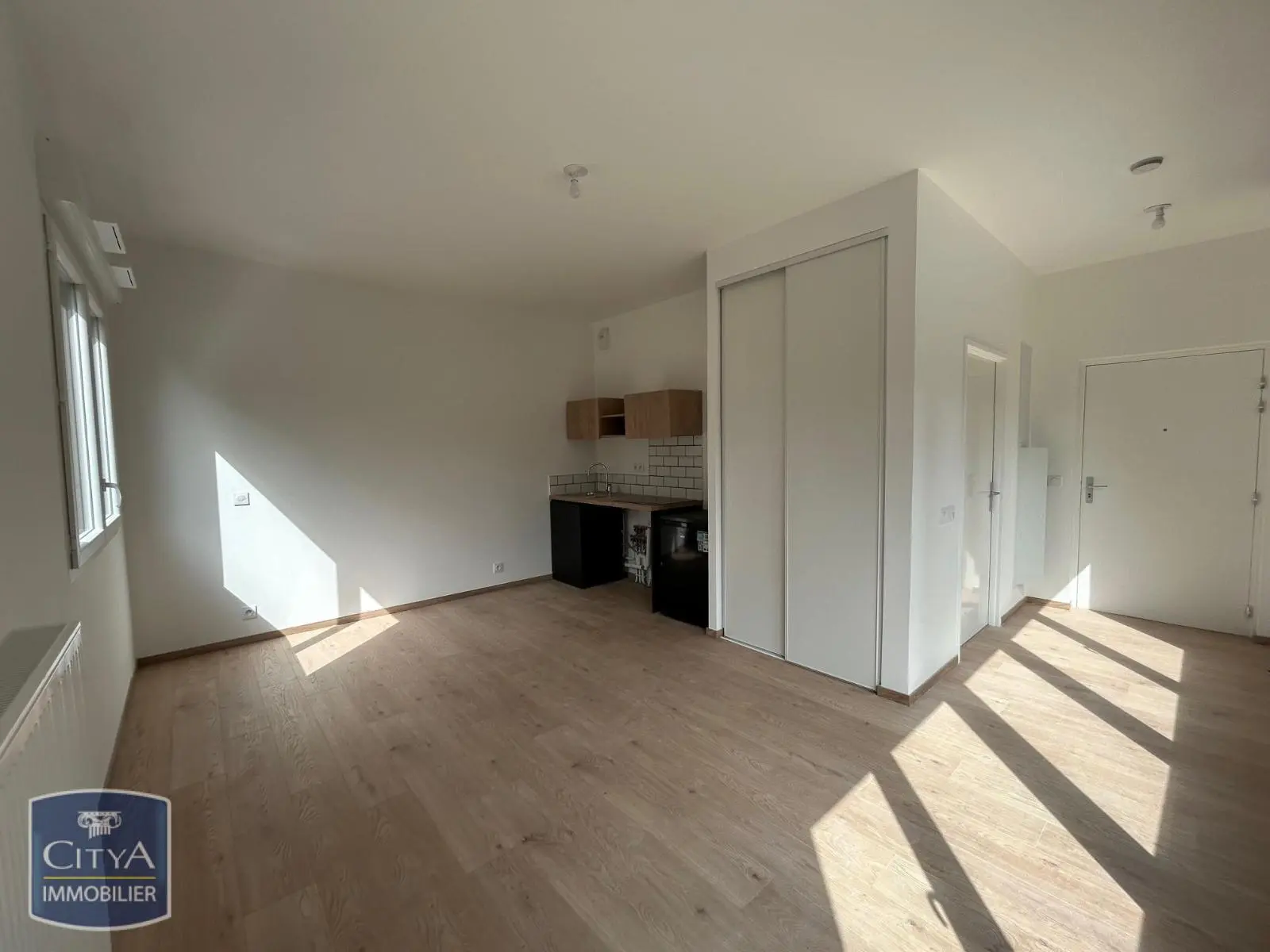 Photo 2 Appartement 1 pièce 28.29m²