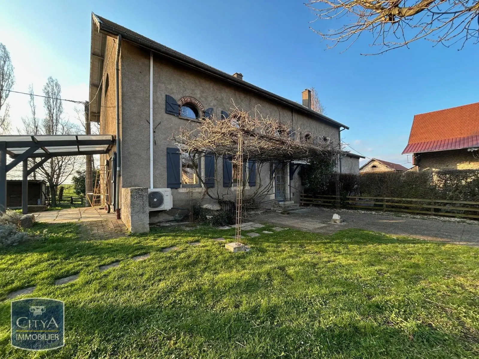 Photo 1 Maison 6 pièces 151.88m²