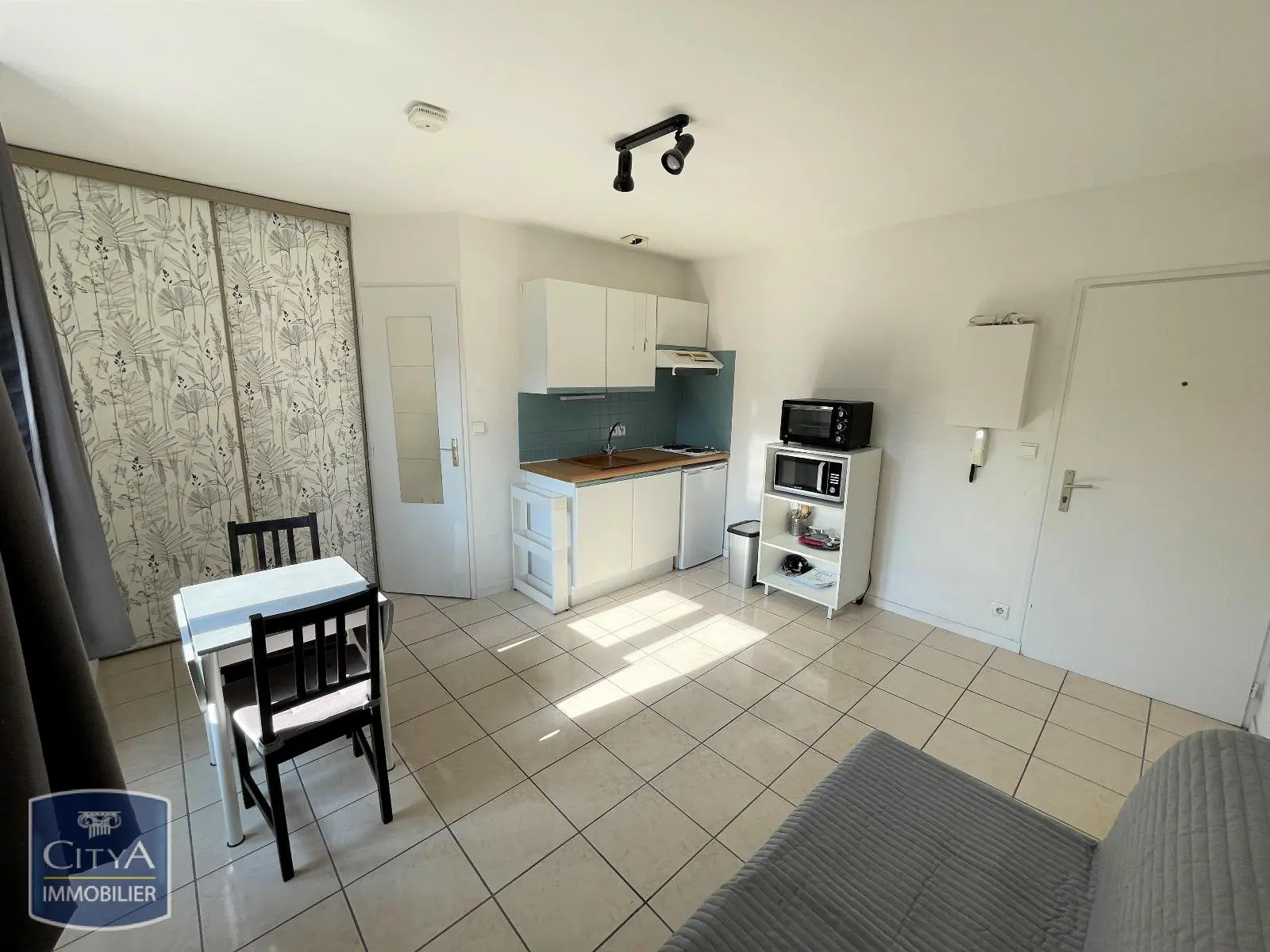 Photo 2 Appartement 1 pièce 18.4m²
