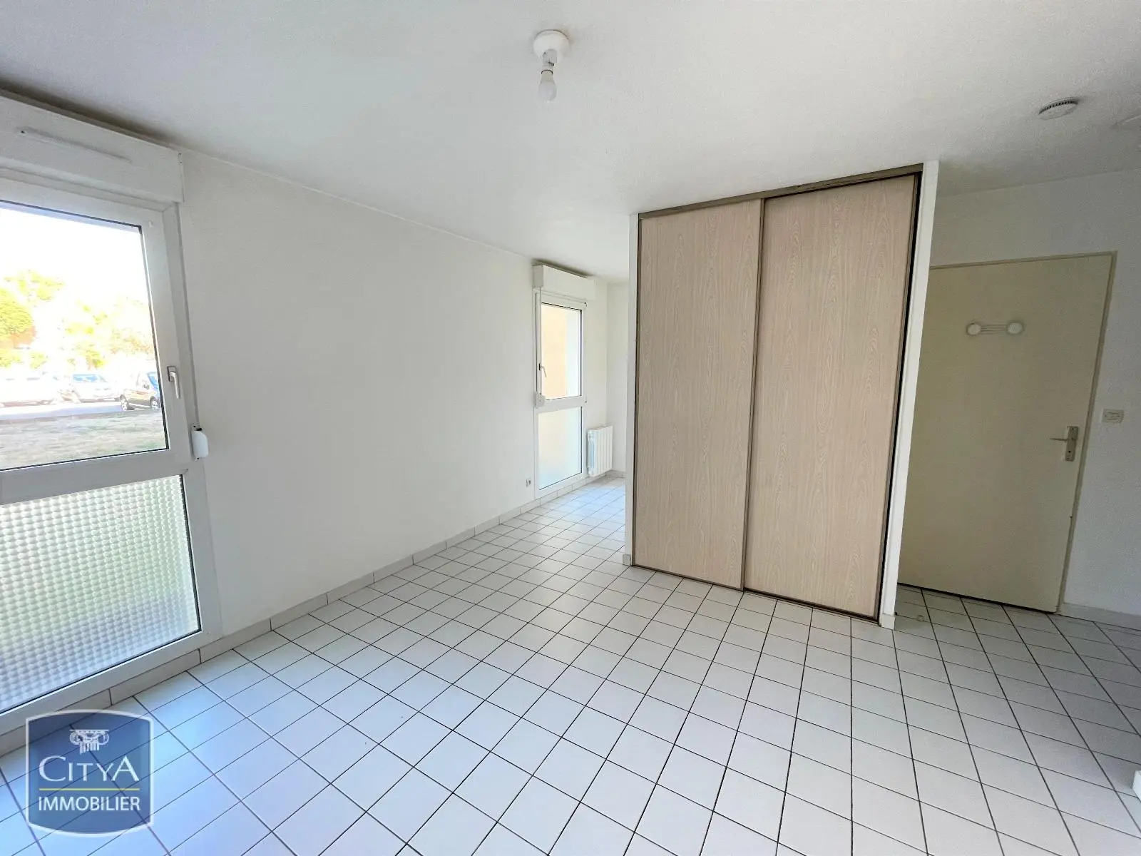 Photo 2 Appartement 1 pièce 23.79m²