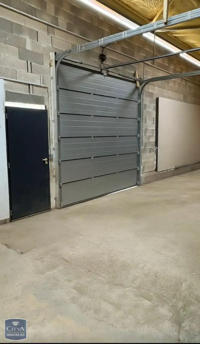 Photo 3 Local Commercial 105.8m²