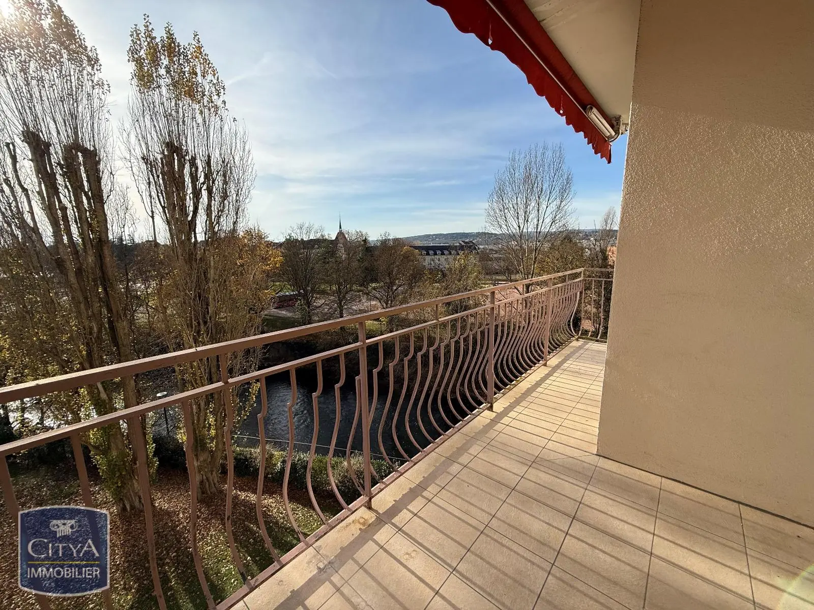 Photo 2 Appartement 5 pièces 107.77m²