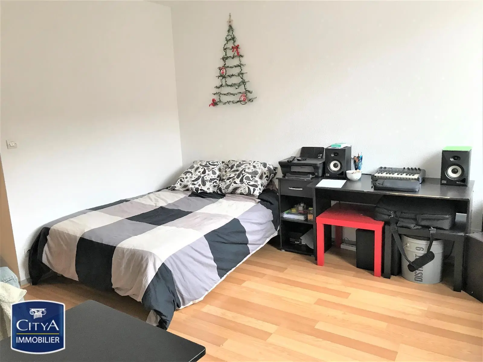 Photo 1 Appartement 1 pièce 27.36m²