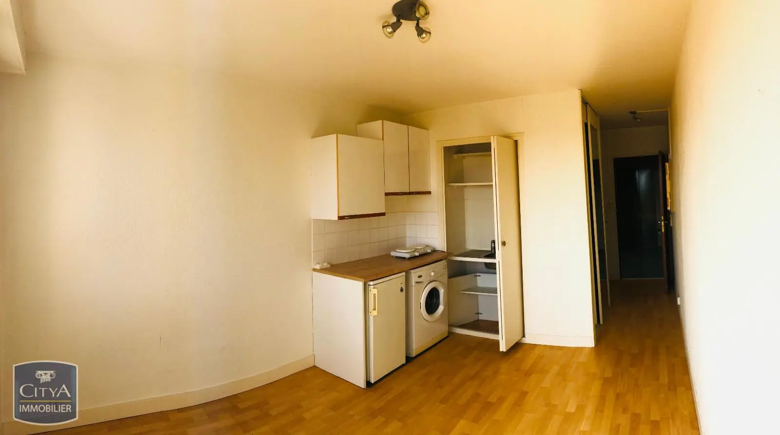 Photo 1 Appartement 1 pièce 18.75m²