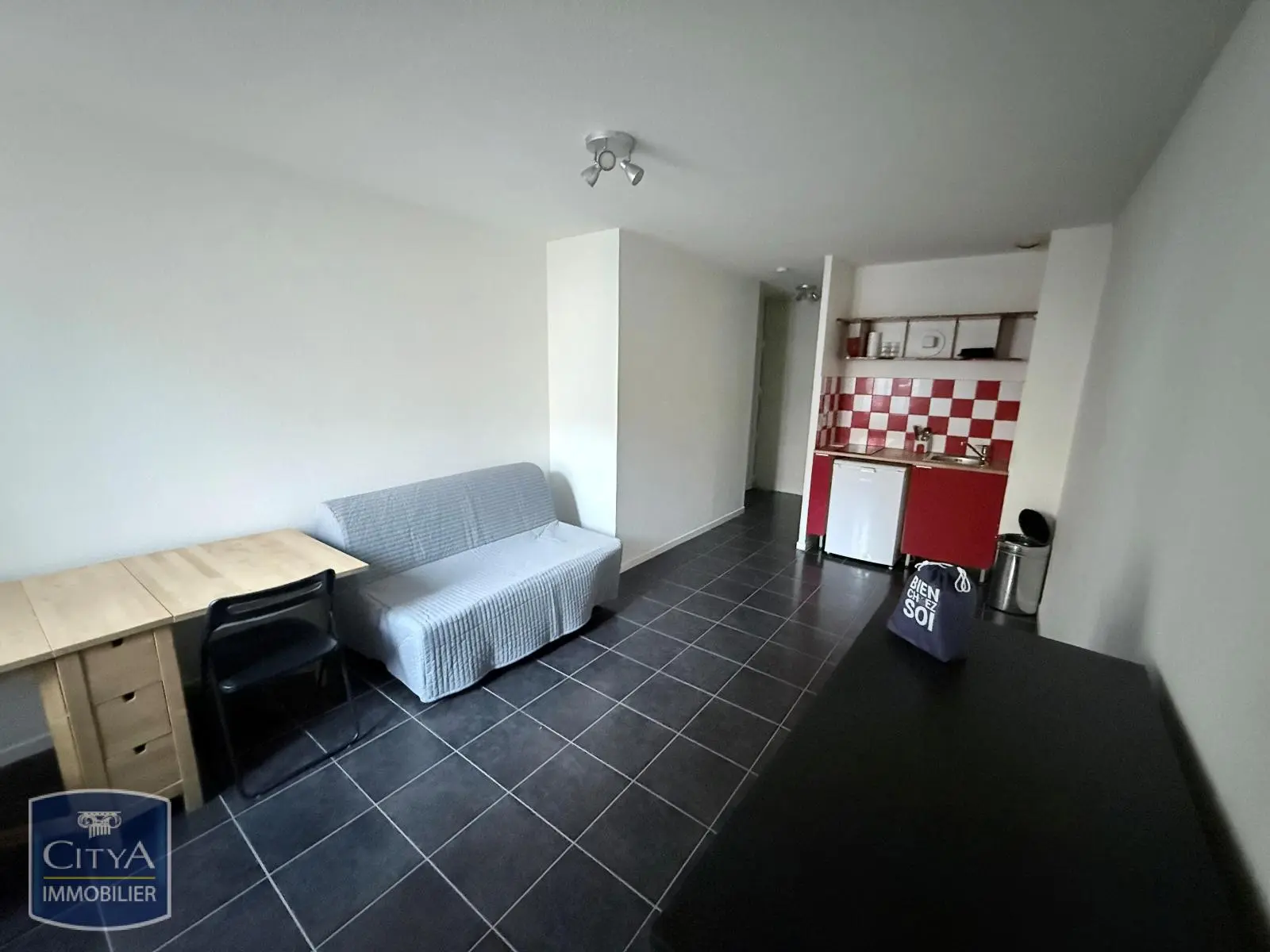 Photo 1 Appartement 1 pièce 22.31m²