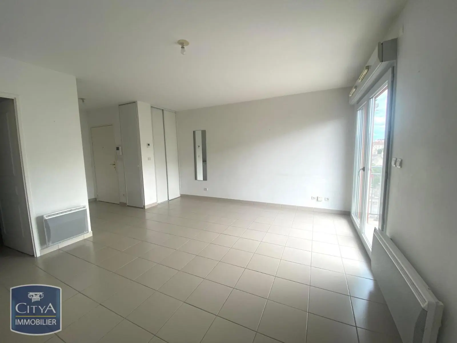 Photo 1 Appartement 1 pièce 29.8m²