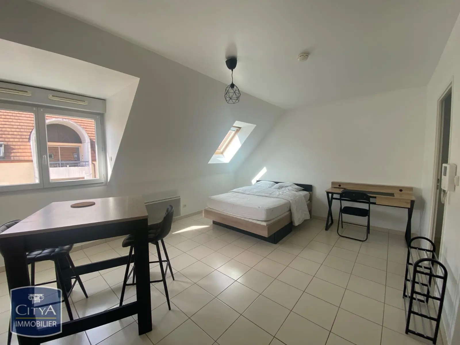 Photo 1 Appartement 1 pièce 27.3m²