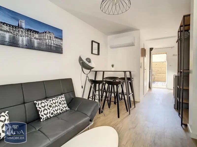 Photo 1 Appartement 1 pièce 20.5m²
